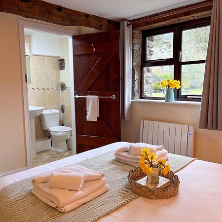 Lake Cottages At Cwm Chwefru Llanafan-fawr ภายนอก รูปภาพ