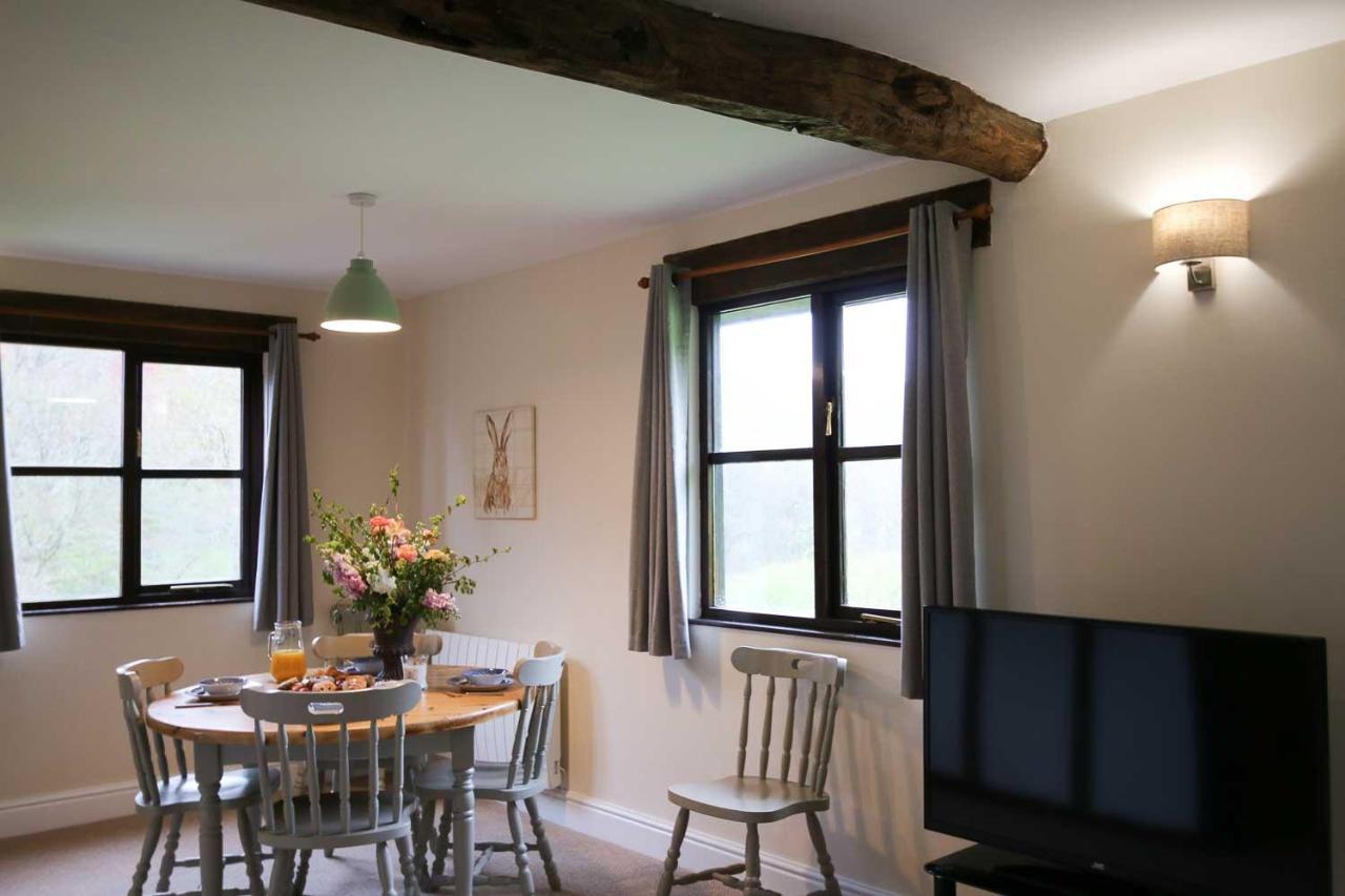 Lake Cottages At Cwm Chwefru Llanafan-fawr ภายนอก รูปภาพ