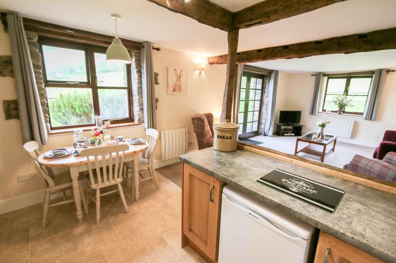 Lake Cottages At Cwm Chwefru Llanafan-fawr ภายนอก รูปภาพ