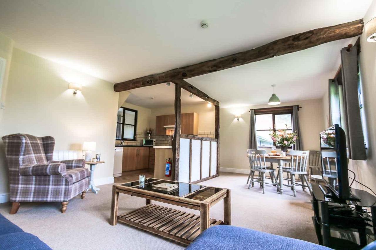 Lake Cottages At Cwm Chwefru Llanafan-fawr ภายนอก รูปภาพ