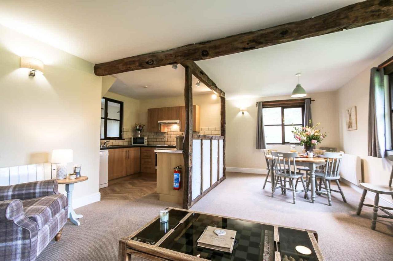 Lake Cottages At Cwm Chwefru Llanafan-fawr ภายนอก รูปภาพ
