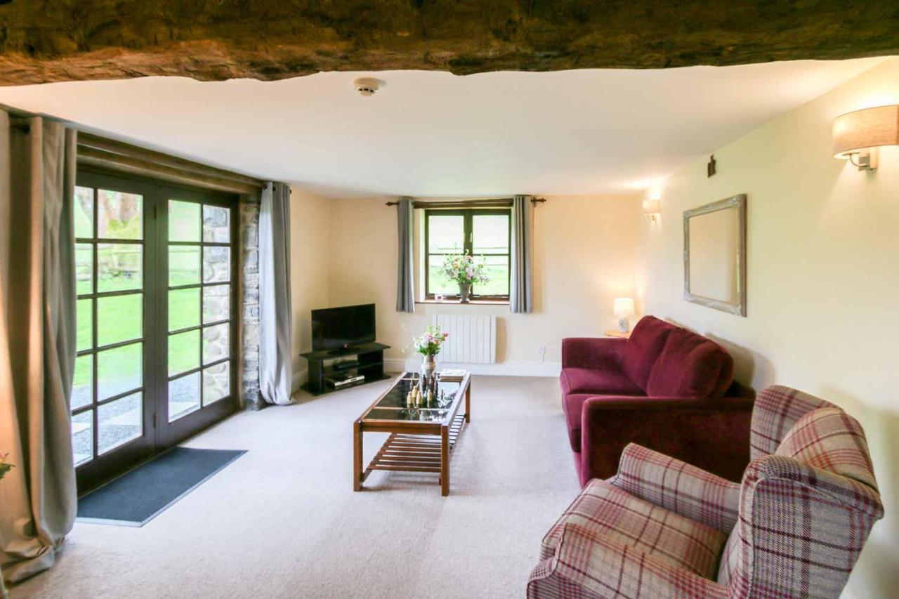 Lake Cottages At Cwm Chwefru Llanafan-fawr ภายนอก รูปภาพ