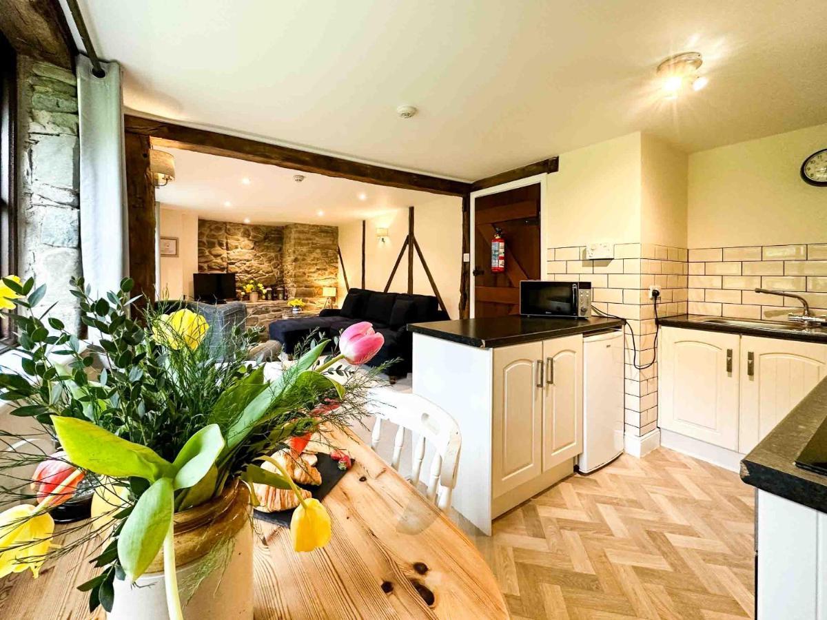 Lake Cottages At Cwm Chwefru Llanafan-fawr ภายนอก รูปภาพ
