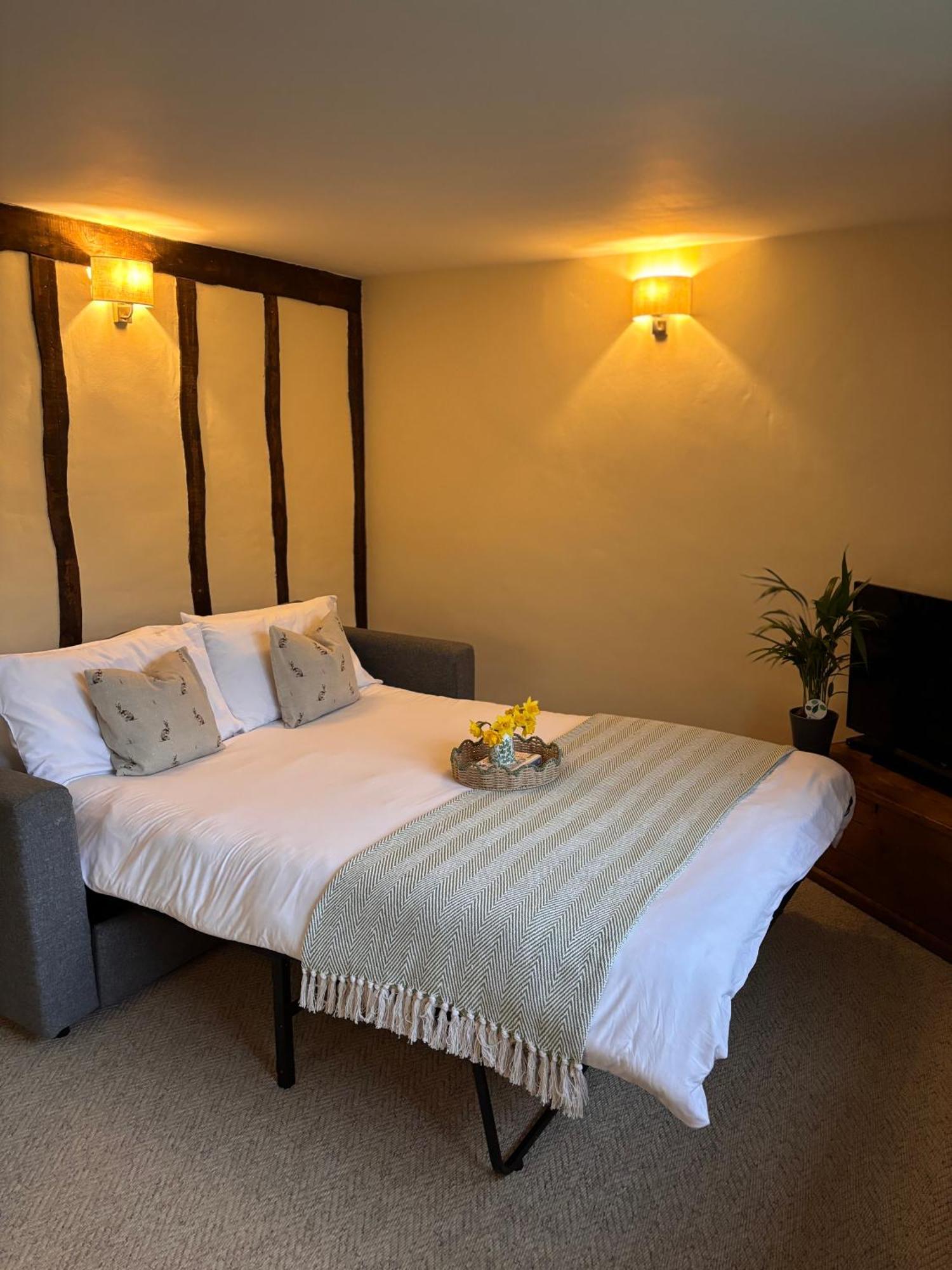 Lake Cottages At Cwm Chwefru Llanafan-fawr ภายนอก รูปภาพ